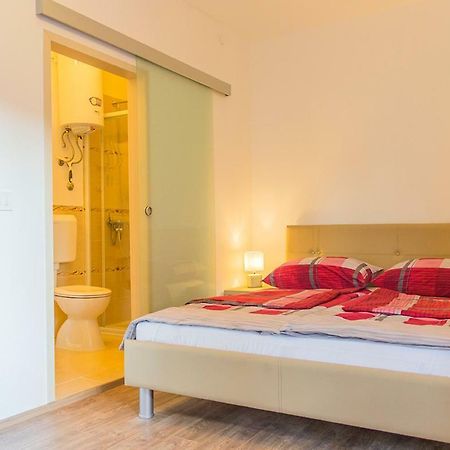 Guesthouse Klaudia Οπατία Εξωτερικό φωτογραφία